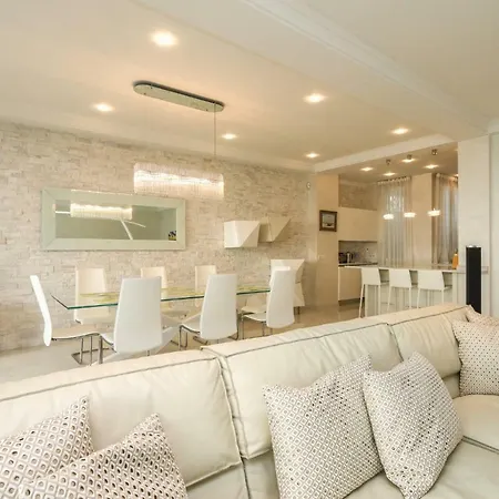 Seafront Modern Apartment
